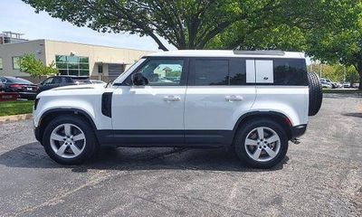 2024 Land Rover Defender 110 SE