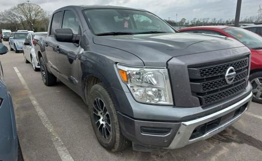 2022 Nissan Titan SV