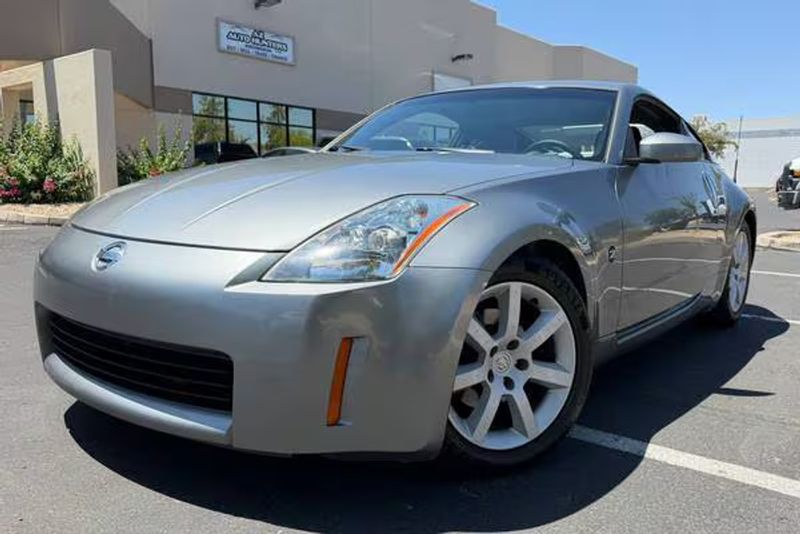 2003 Nissan 350Z — a typically priced live listing