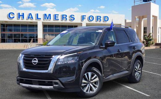 2025 Nissan Pathfinder SL