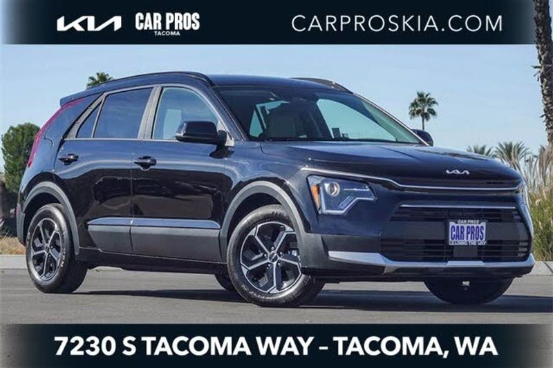 2023 Kia Niro — a typically priced live listing