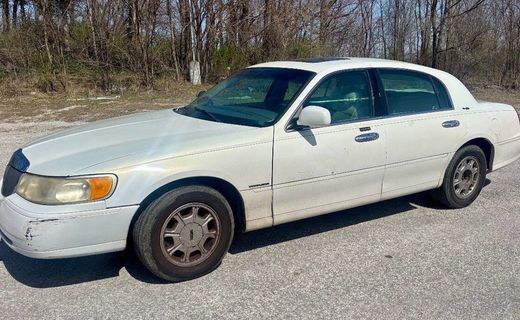 2000 Lincoln Town CAR Signature