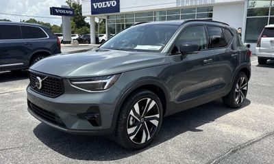 2026 Volvo XC40 Plus Dark