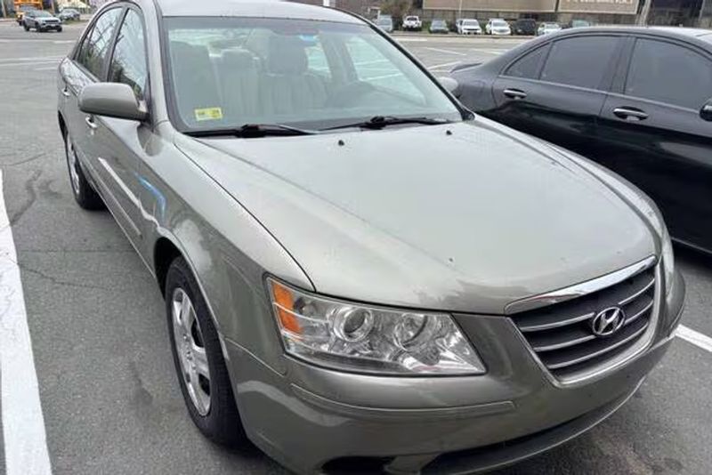 2010 Hyundai Sonata — a typically priced live listing