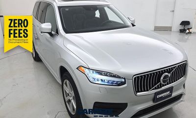 2022 Volvo XC90 Momentum