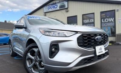 2024 Ford Escape ST Line Elite