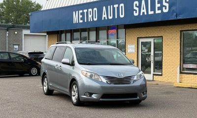 2015 Toyota Sienna LE