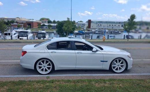 2012 BMW 740I