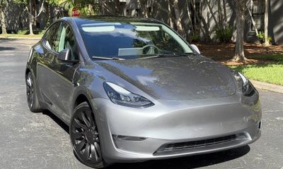 2025 Tesla Model Y Performance