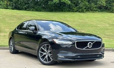 2019 Volvo S90 Momentum