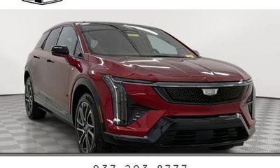2025 Cadillac Optiq Sport 2