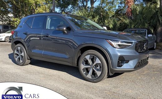 2026 Volvo XC40 Plus Dark