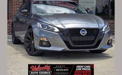 2022 Nissan Altima SR