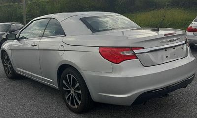 2012 Chrysler 200 S