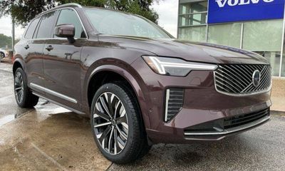 2026 Volvo XC90 Plus Bright