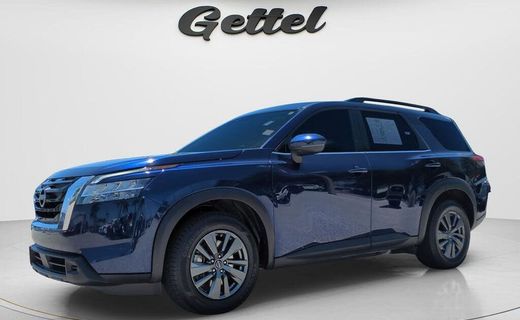 2022 Nissan Pathfinder SV