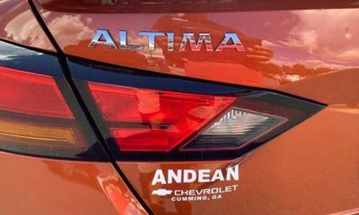 2021 Nissan Altima SR