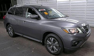 2020 Nissan Pathfinder S