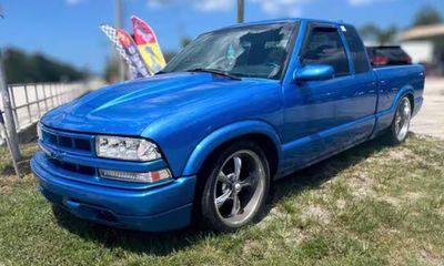 2001 Chevrolet S-10 Pickup Base