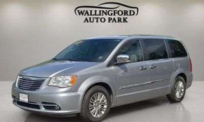 2014 Chrysler Town AND Country Touring
