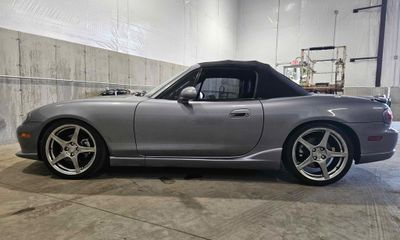 2004 Mazda MX-5 2 DR Turbo