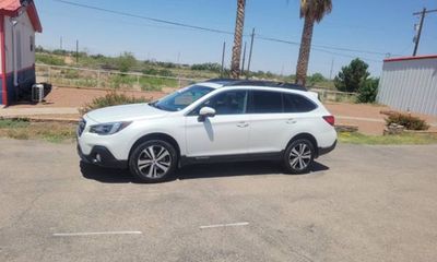 2018 Subaru Outback Limited M R