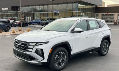 2026 Hyundai Tucson Blue SE