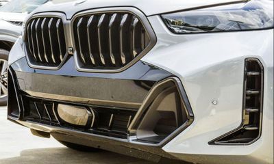 2025 BMW X6 XDRIVE40I