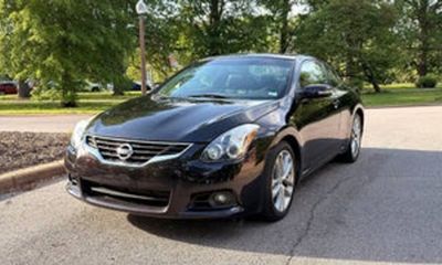 2010 Nissan Altima SR