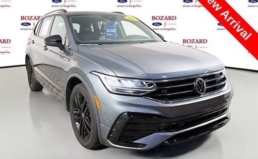 2022 Volkswagen Tiguan SE Black