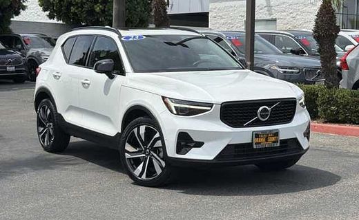 2023 Volvo XC40 Ultimate Dark