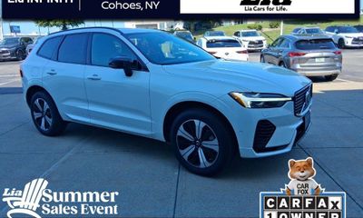 2025 Volvo XC60 Plus Dark