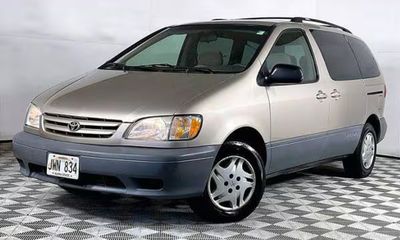 2002 Toyota Sienna CE
