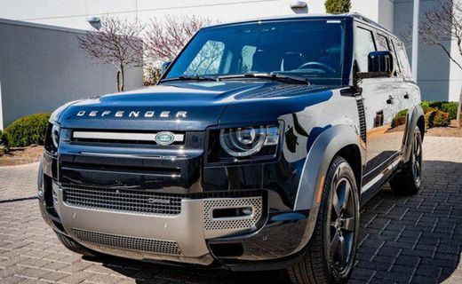 2023 Land Rover Defender 130 SE