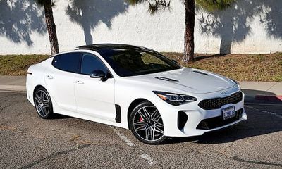 2022 Kia Stinger GT1