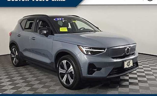 2023 Volvo XC40 Plus Dark