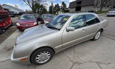 2000 Mercedes-Benz E-Class E320W 4 Matic
