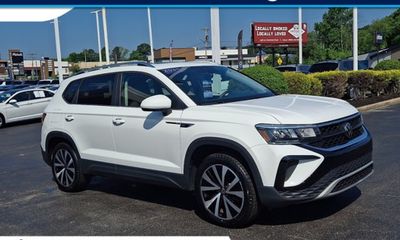 2023 Volkswagen Taos 4Motion SE W
