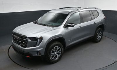 2024 GMC Acadia AT4