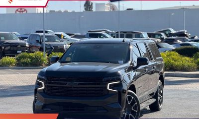 2023 Chevrolet Suburban RST