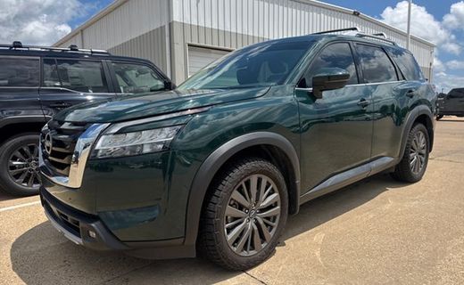 2022 Nissan Pathfinder SL