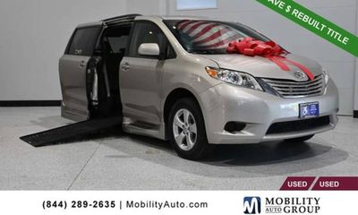 2015 Toyota Sienna LE