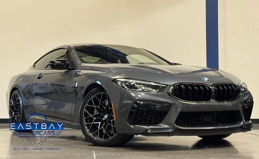 2022 BMW M8