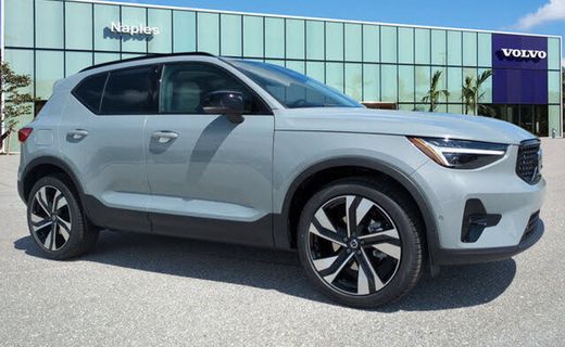 2026 Volvo XC40 Ultra Dark