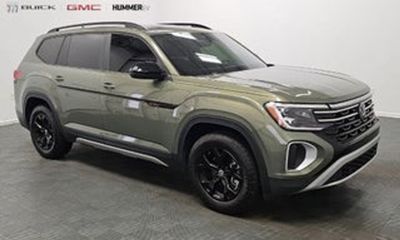 2024 Volkswagen Atlas 4MOTION Peak Edition