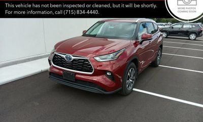 2021 Toyota Highlander XLE NAV