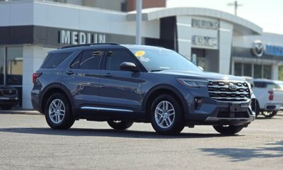 2025 Ford Explorer Active