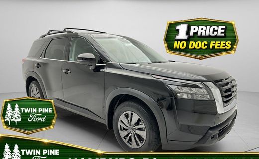 2024 Nissan Pathfinder SV