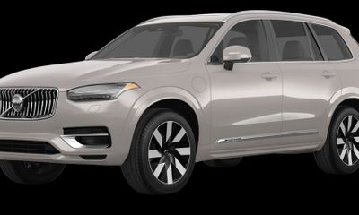 2026 Volvo XC90 Plus Bright