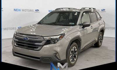 2025 Subaru Forester Premium Base